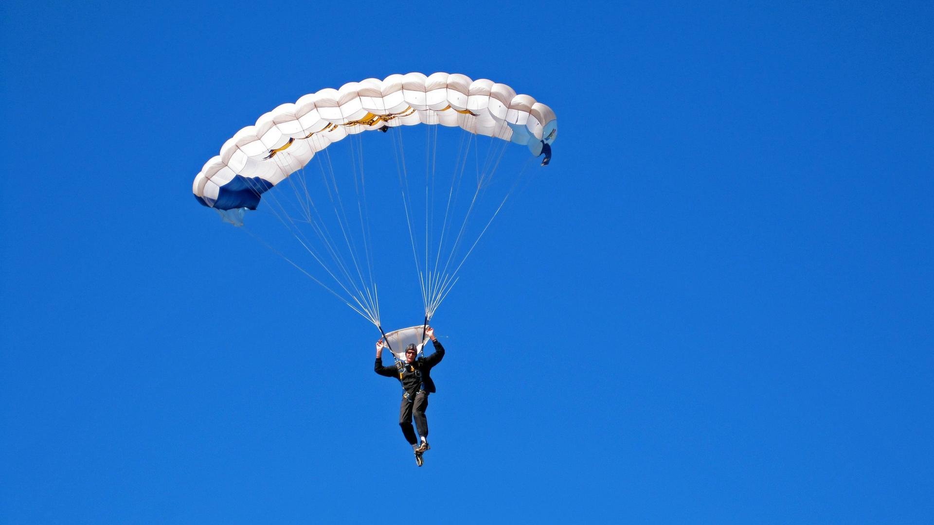 中超球迷热情再度点燃，中超足球说